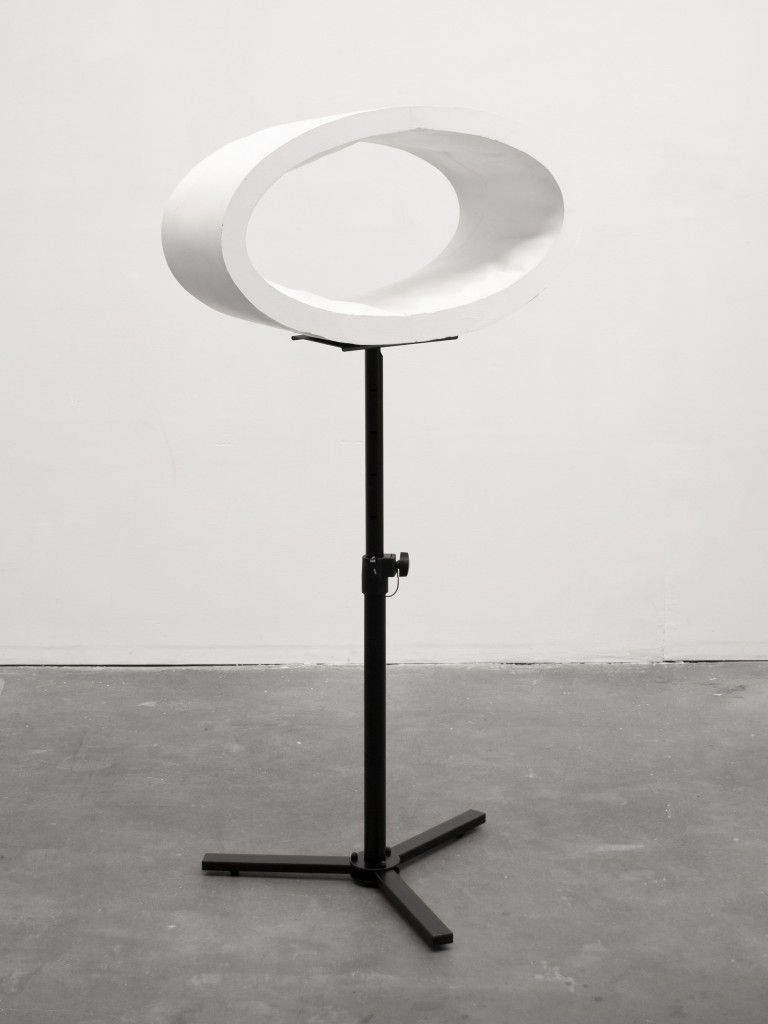 Gaillard & Claude - troubles for a french horn and a bongo